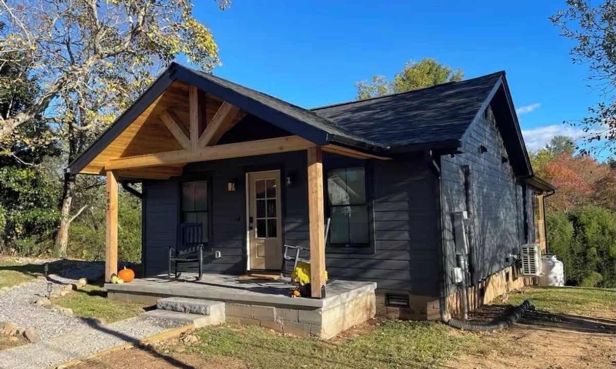 Canton House | Superb 2-bedroom house with a fireplace and amazing views in charming Canton, NC
