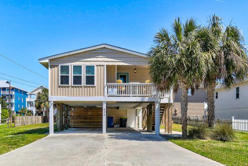 North Carolina Coast House | Surf Haus by Carolina Beach Realty