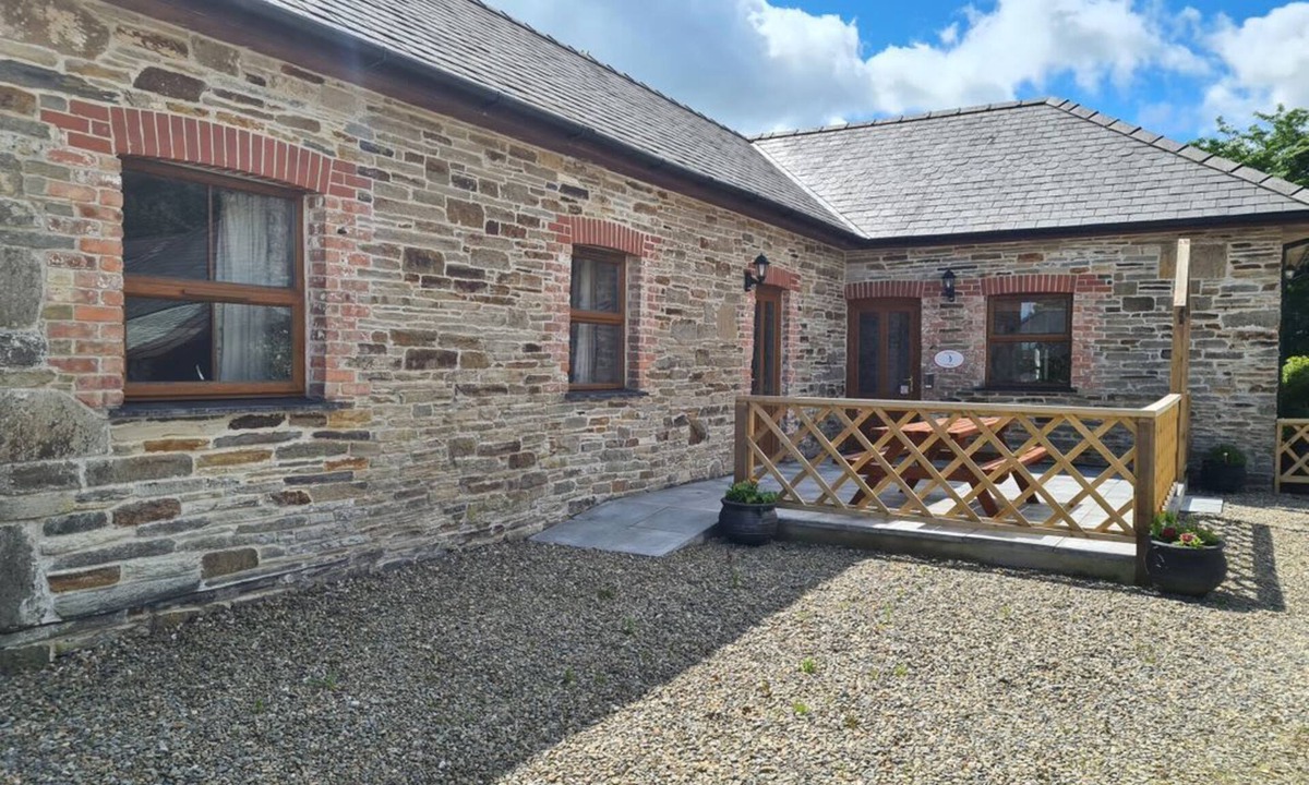 Whitland House | Swallow Cottage, Llanboidy