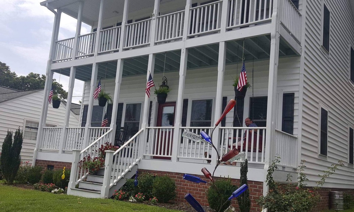 Swansboro House | Swansboro-The Downtown Boro one block from front street.