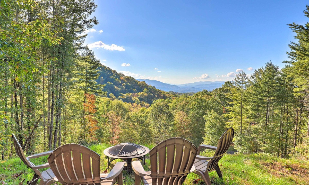 Whittier Cabin | Sweeping Smoky Mountain Views: ‘Bella Vista' Cabin