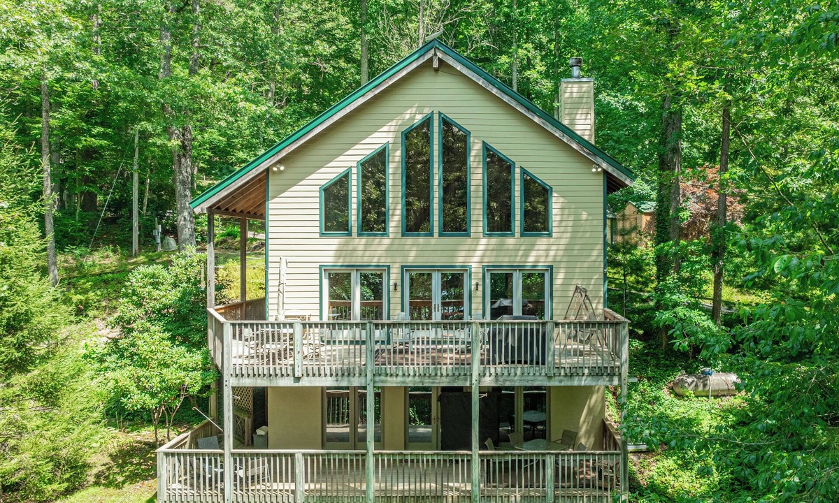 Cullowhee House | Sweet Mountain Dreams - 2BR: Mountain Retreat w/Lake Glenville Views, Firepit