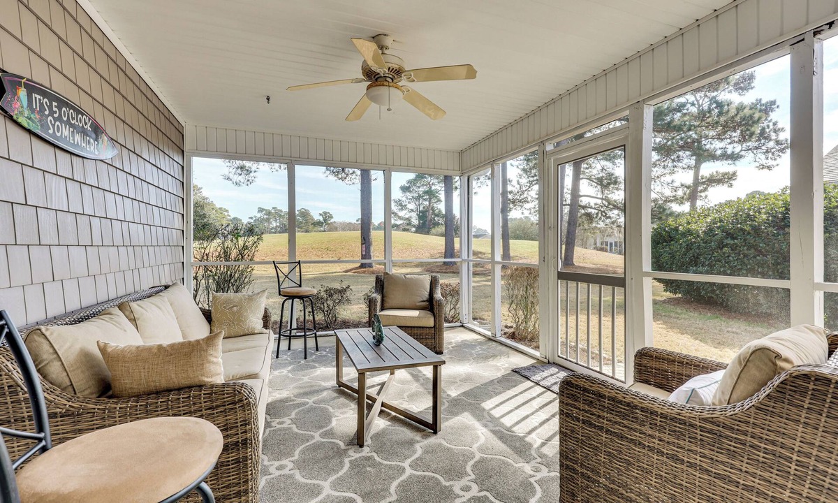 Southport House | ‘Sweet Tee Retreat’ in Southport Golf Community!