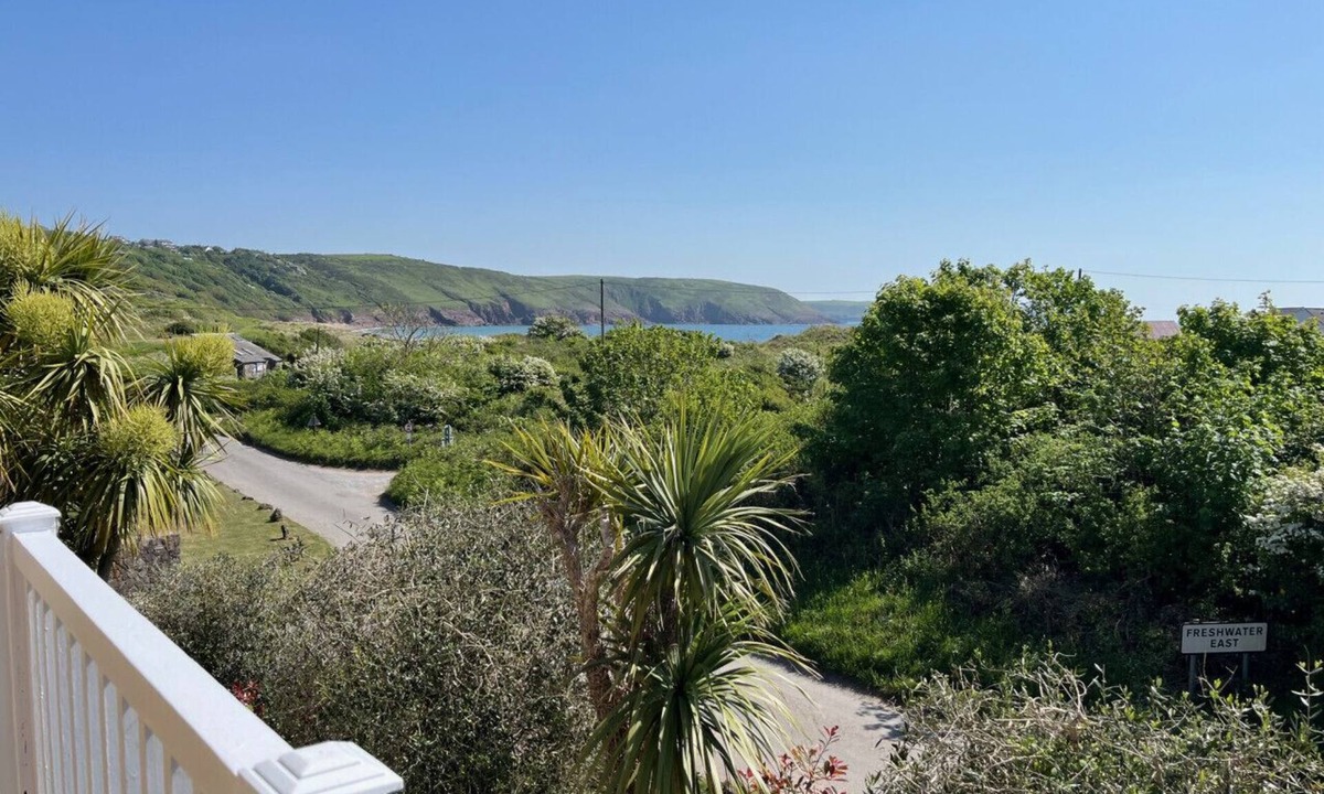 Pembroke House | Tenby Lodge - Three Bedroom House, Sleeps 6