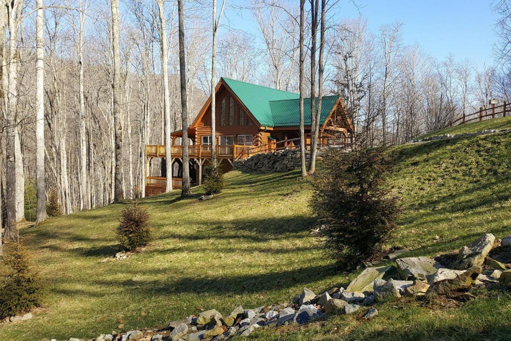 Maggie Valley House | Tenderfoot Lodge