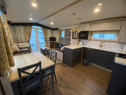 Isle of Grain Other | Thameside Suite