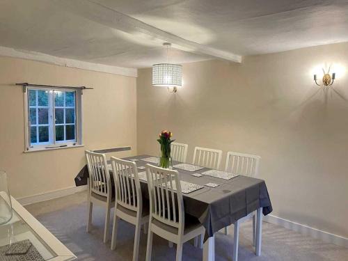 Manningtree House | Thatched Cottage
