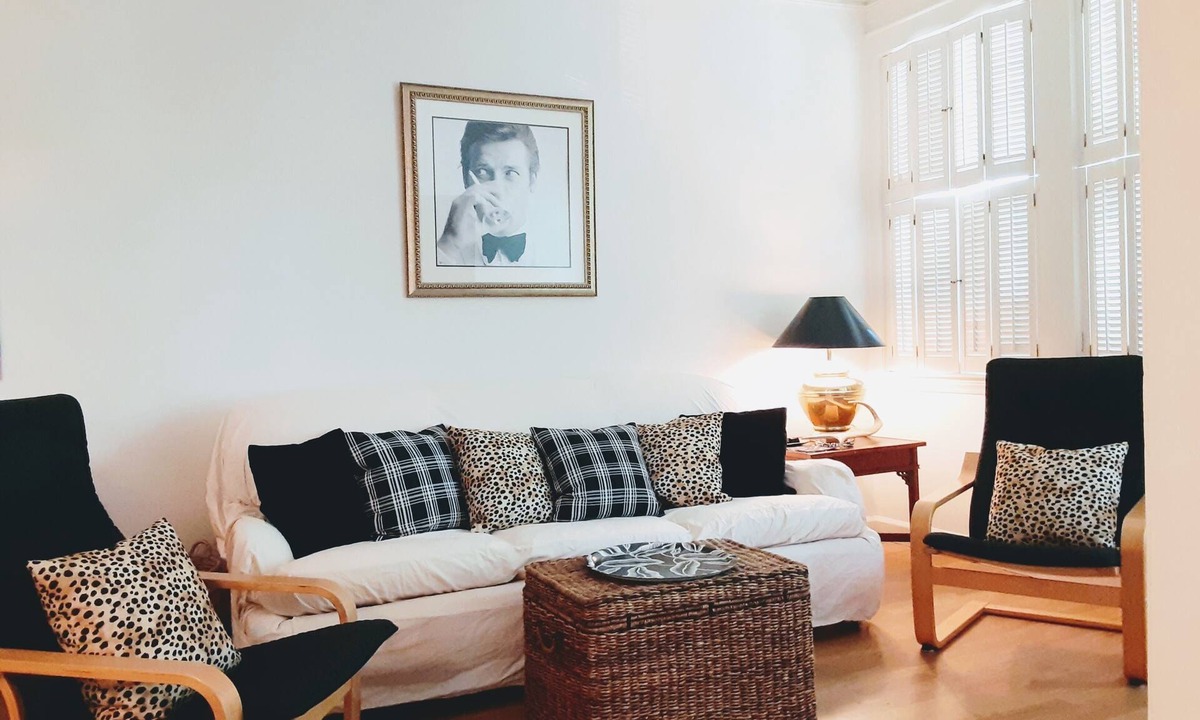Morganton Condo | The 007 Flat - Posh Downtown Condo in Bloody Brilliant Location