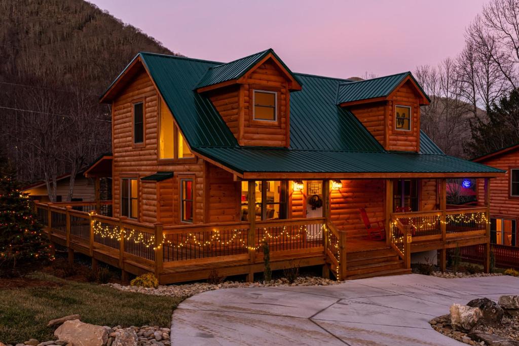 Maggie Valley House | The Barn Owl