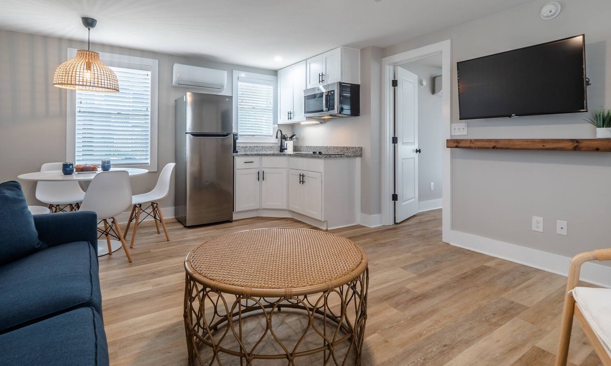 Yaupon Beach Condo | The Beach House at Oak Island 102: 1BR Apartment King + QSS