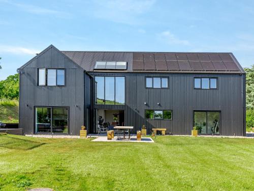 Marldon House | The Black Barn