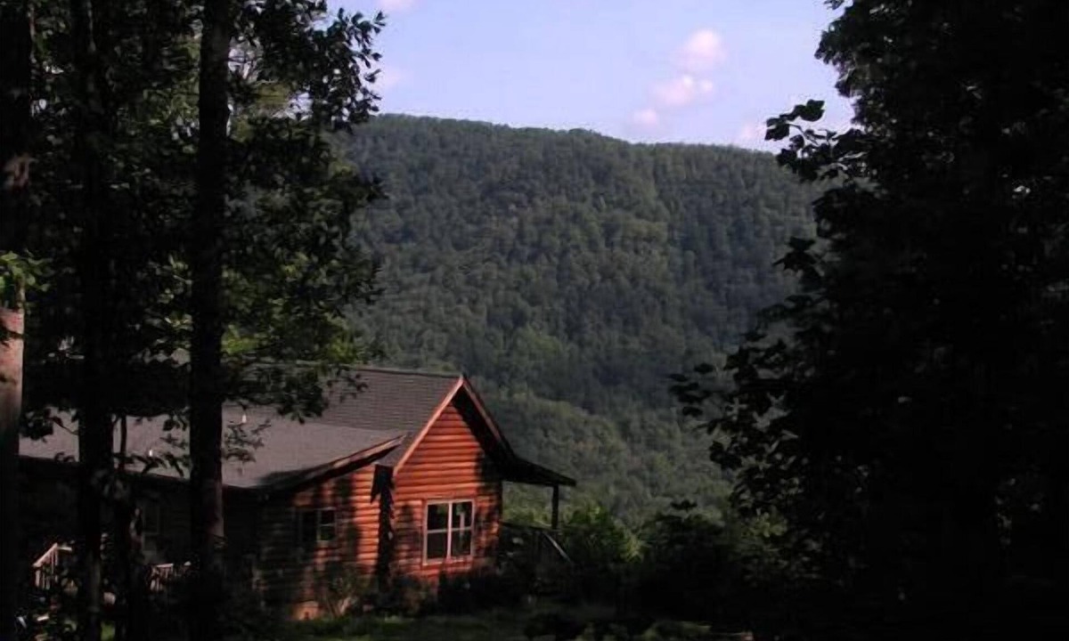 Saluda Cabin | The Blackberry-25 Acres- Best View -See Guestbook