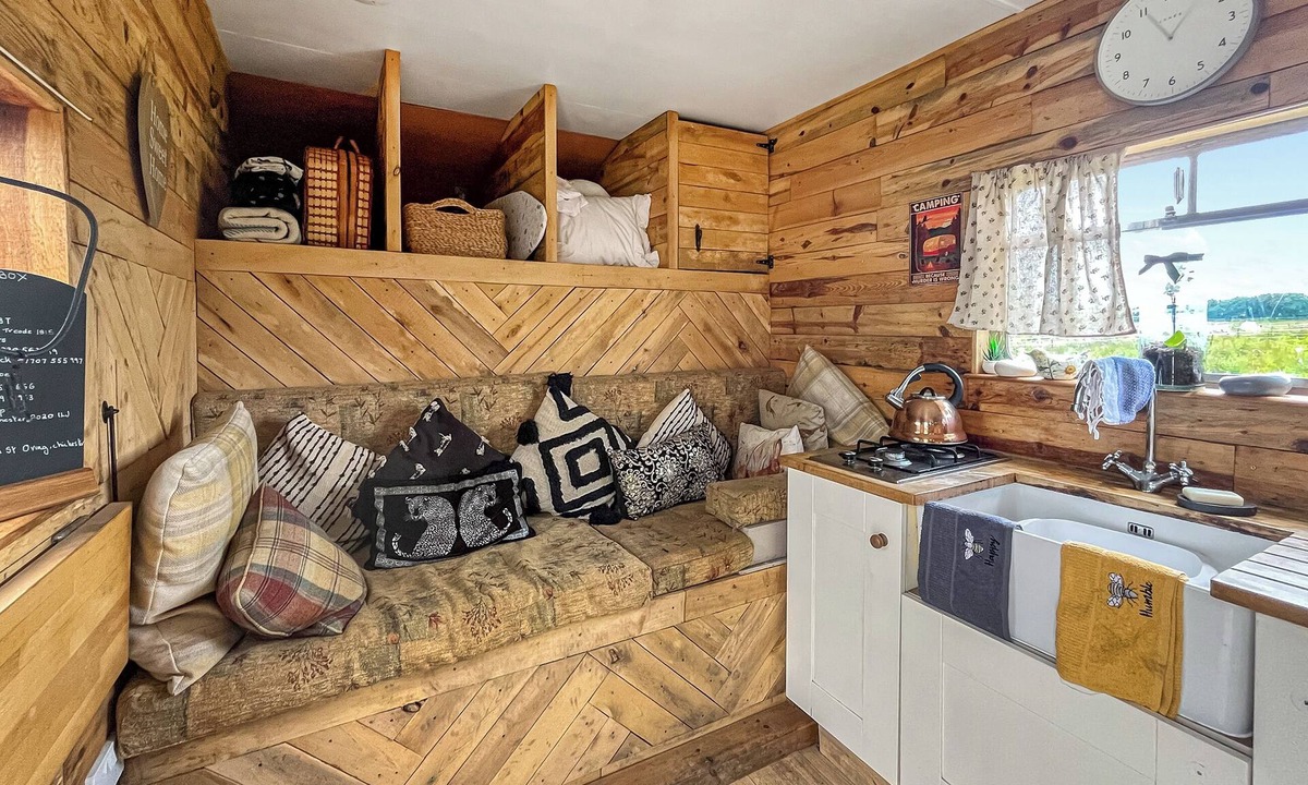 Waterlooville Cottage | The Box - Oasis Farm