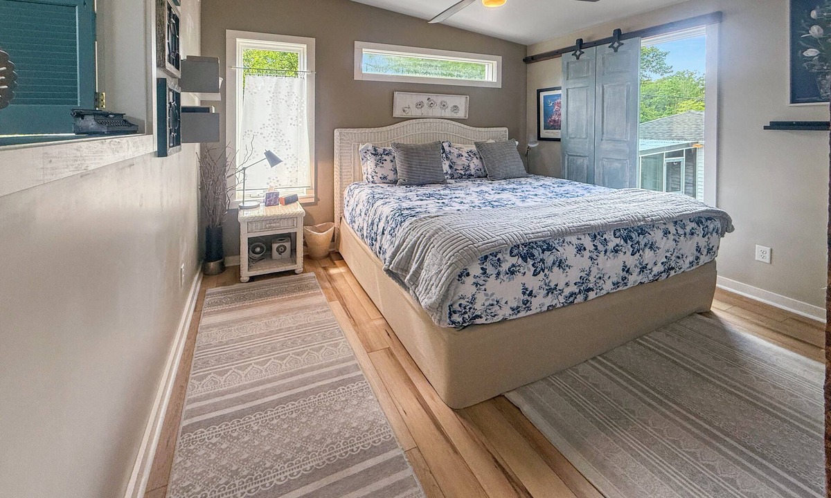 Princess Place Apartment | The Carriage House at Princess Place
