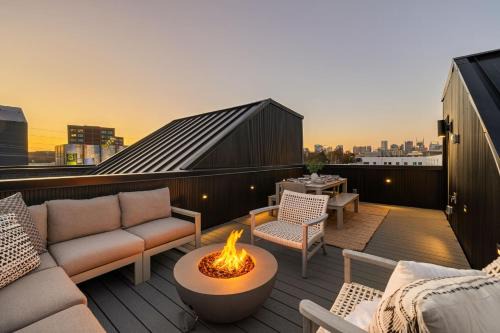 Chestnut Hill House | The Chestnut - Brand New Rooftop Skyline Views