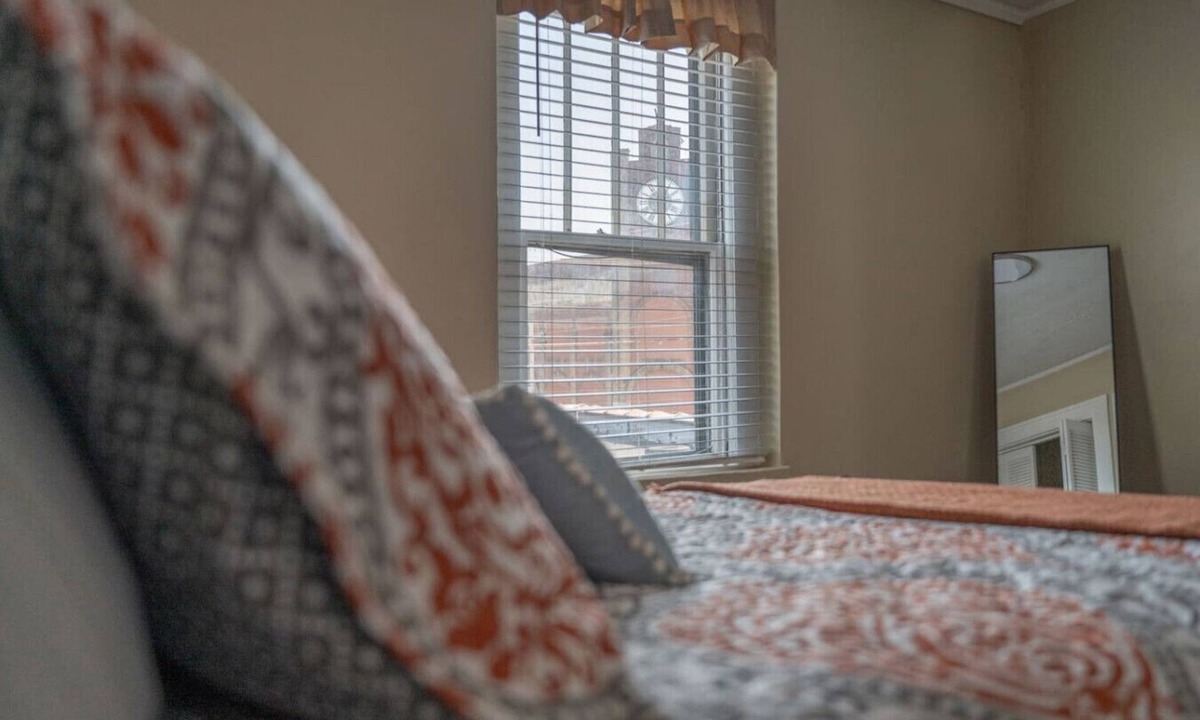Madison Apartment | The Clocktower Suite