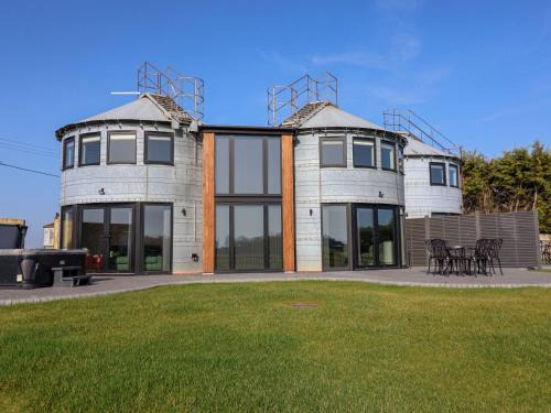 Belstead House | The Corn Silo