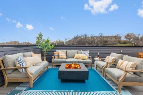 Eighth Avenue House | The Duet - Rooftop Lounge - 5 Mins to Broadway