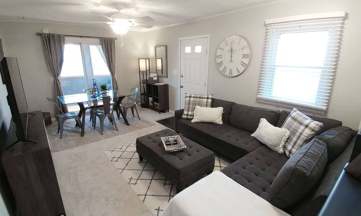 Colington Apartment | The East Coast Host - Back To Eden