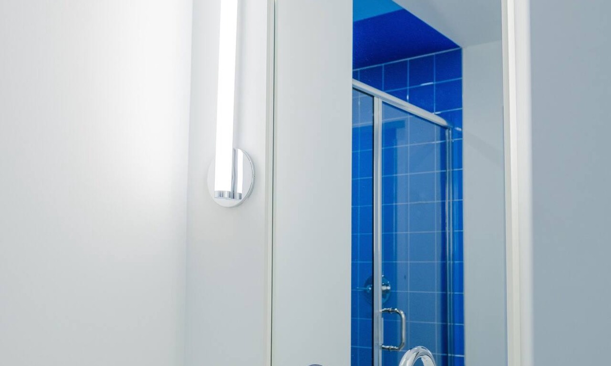 East Hill Hotel | The Gallatin (319) - 2 miles to Nissan Stadium