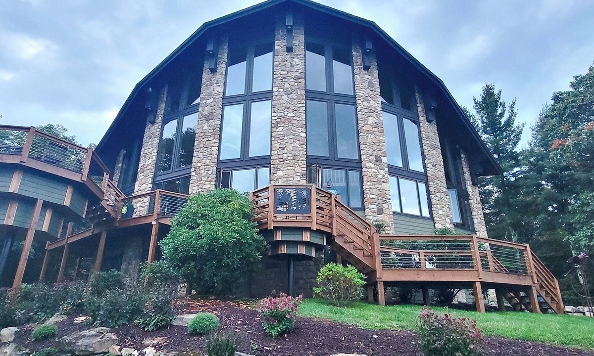 Frank House | The Glasshouse-amazing views, ultimate relaxation, & fresh mountain air await!