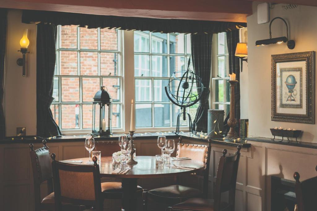 Topsham Hotel | The Globe