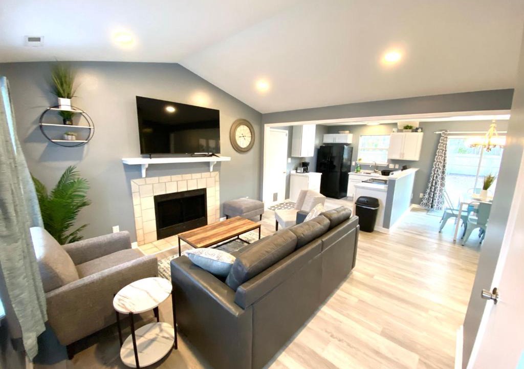 Piney Green House | The Great Escape With Friends & Family & Pets!