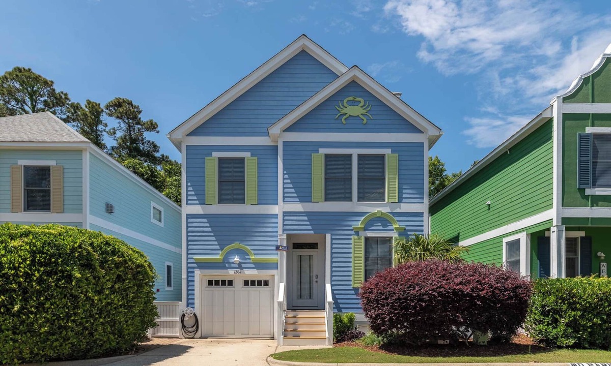 Bermuda Bay House | The Green Crab at Devonshire Place Bermuda Bay, Flex Stay Patterns, Resort Community in Kill Devil Hills