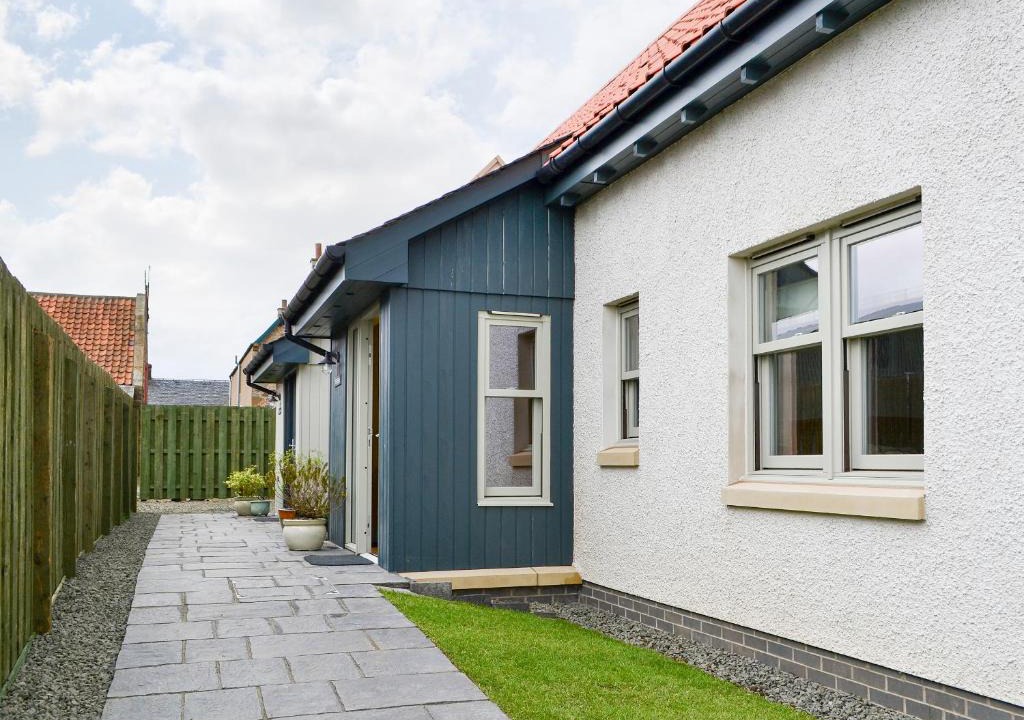 Linlithgow House | The Haymakers