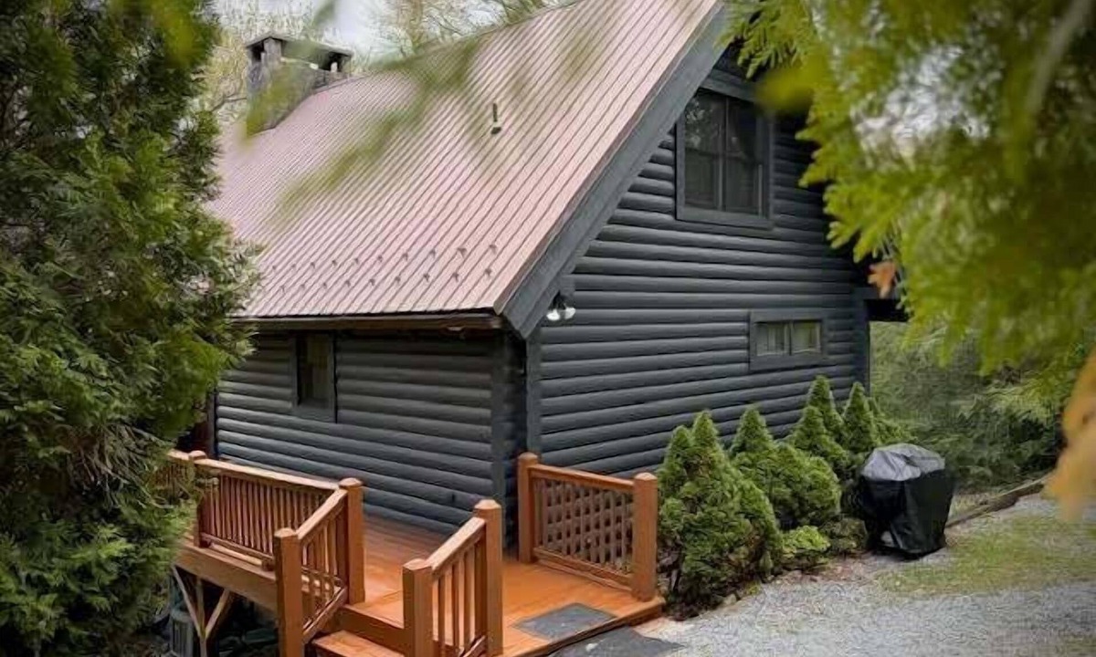 Alpendorf Cabin | The Heartwood - game room, fire pit, privacy
