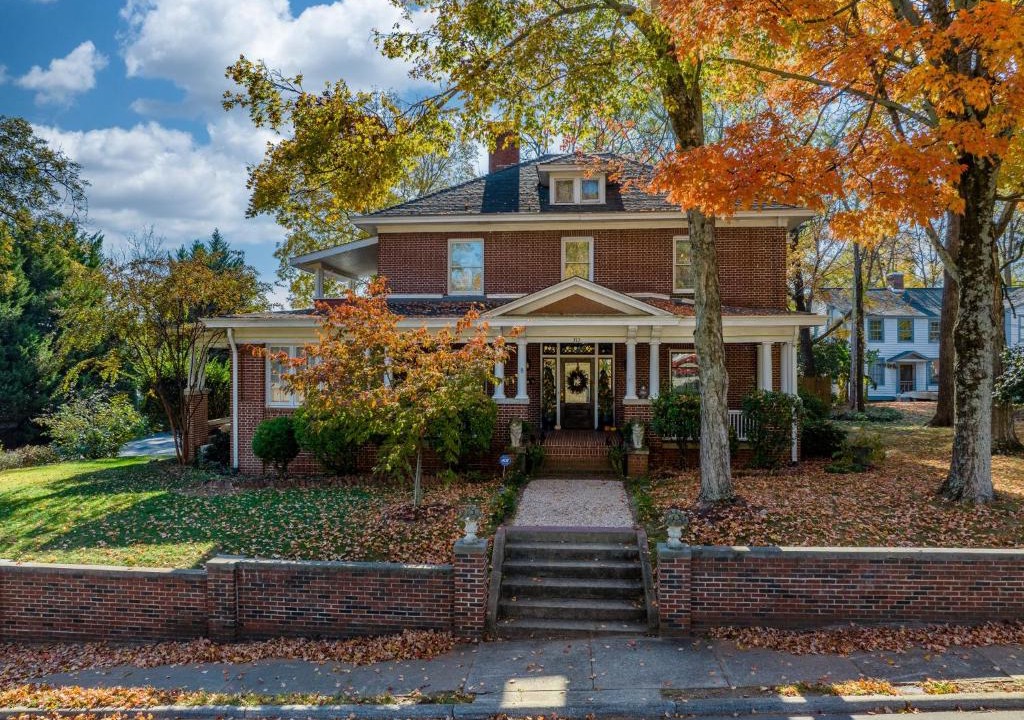 Statesville Bed & Breakfast | The Inn on Front Street