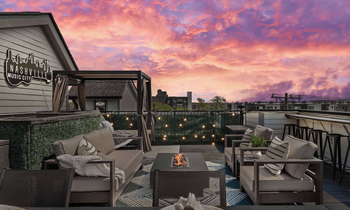 Buena Vista House | The Iron Horse & Wild Rose - 8BR Dual Home Retreat
