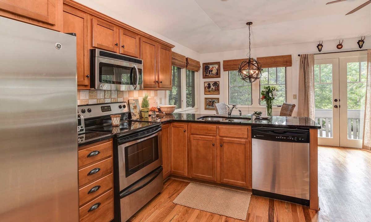 Cheshire Cottage | The Jackson House In The Village Of Cheshire