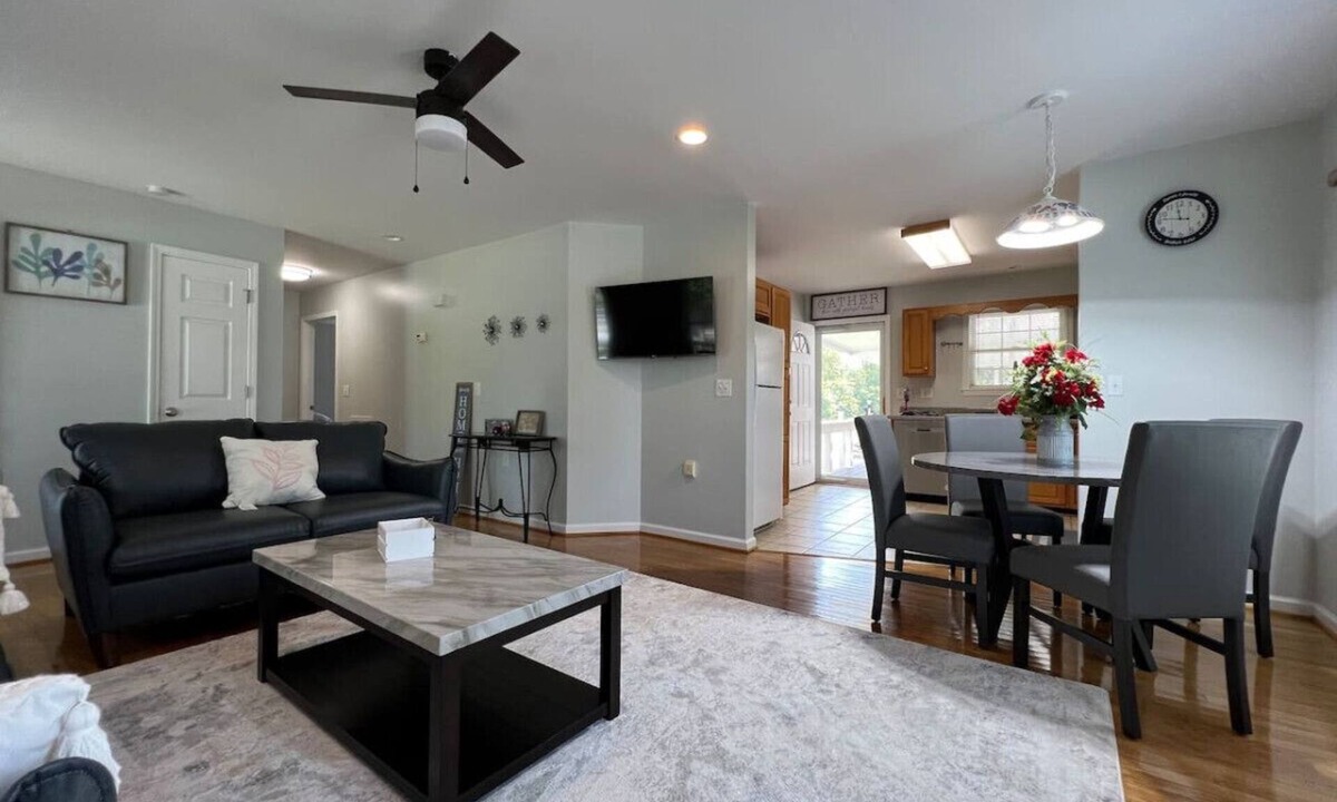 Jamestown House | The Jamestown Retreat