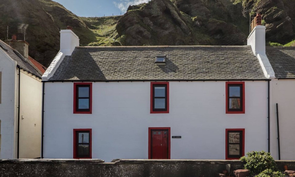 Fraserburgh House | The Laurels, Gardenstown