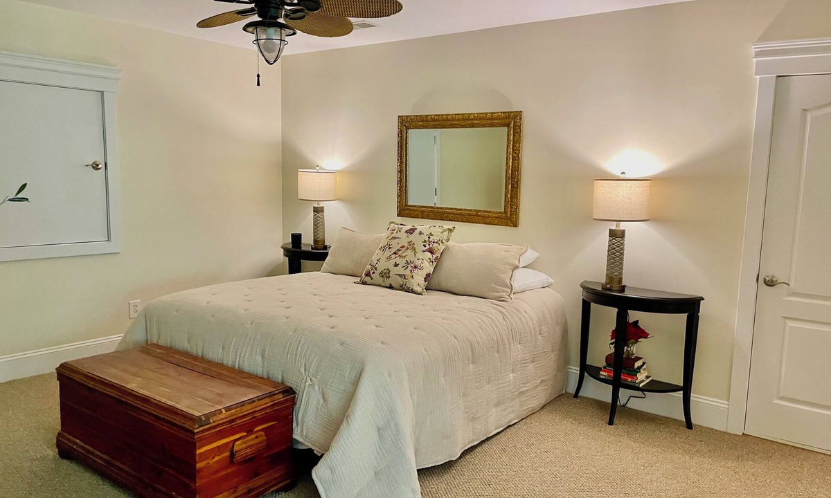 Mount Mourne Apartment | The Loft is a large beautiful apartment.2 miles from Davidson/4 from Mooresville