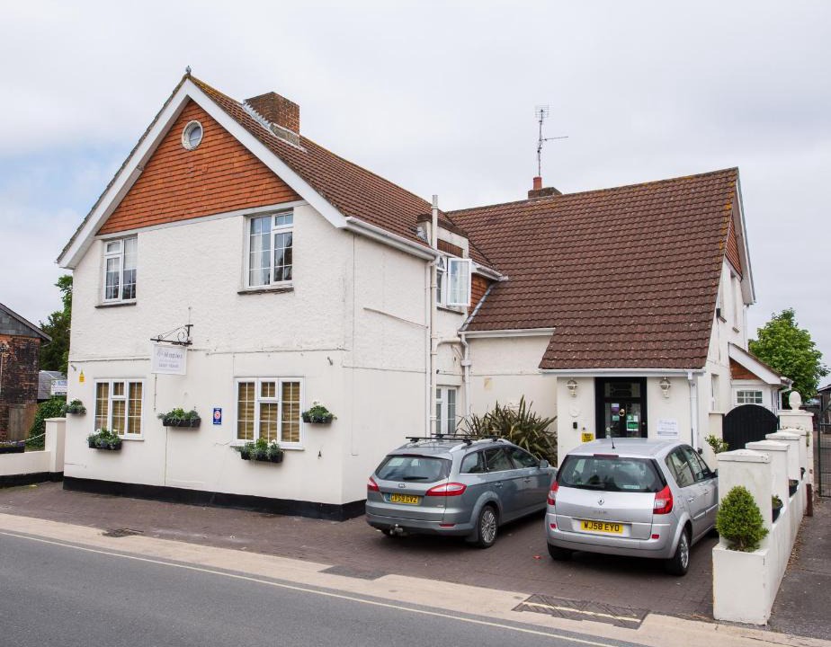 Hythe Bed & Breakfast | The Maples