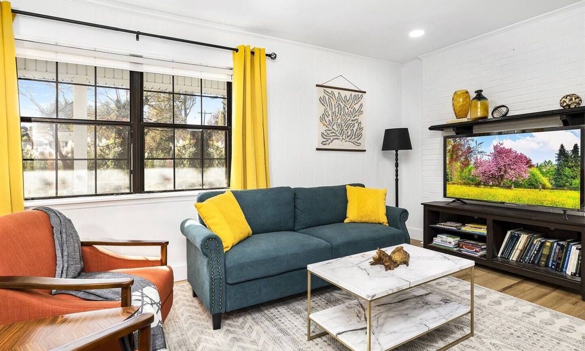 Matthews House | The Matthews Stay | Newly Renovated Family Home