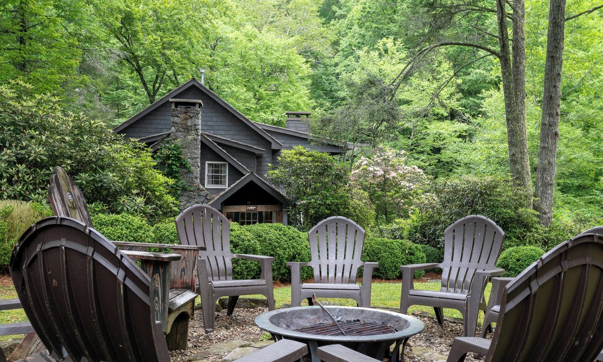 Mirror Lake Cabin | The Millhouse | The historic Mill House on Mirror Lake and Cullasaja River