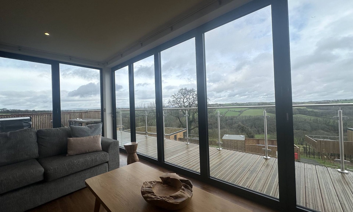 Chittlehamholt Cabin | The Mole Resort that sleeps 6 guests in 3 bedrooms