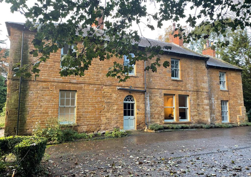 Flore Bed & Breakfast | The Old Vicarage