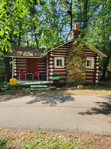 Woodfin Resort | The Pines Cottages