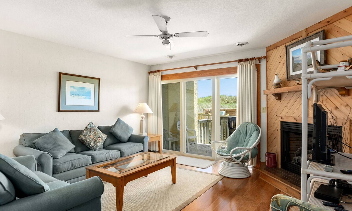 Nags Head House | The Quay E3: Oceanfront Townhome, Pool, Tennis