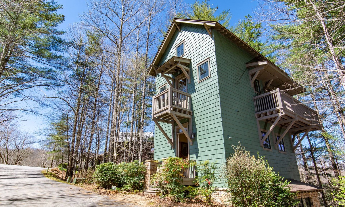 Cheshire House | The Roost, treehouse in Cheshire Black Mountain