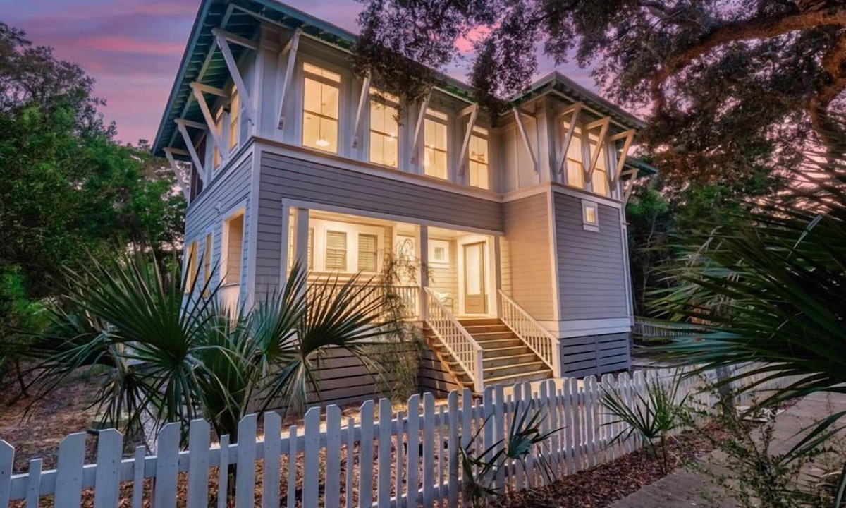 Cape Fear Station House | The Royal Tern. Gorgeous Cape Fear Station Home Near the Ocean