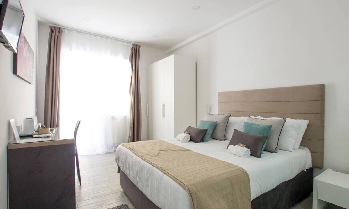Silverdale Bed & Breakfast | The Silverdale Hotel