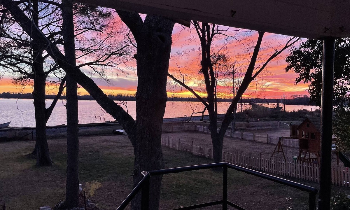 Washington House | The Sterling House On the river and close to downtown