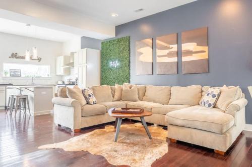 Chestnut Hill House | The Taylor by Stay Local Nashville