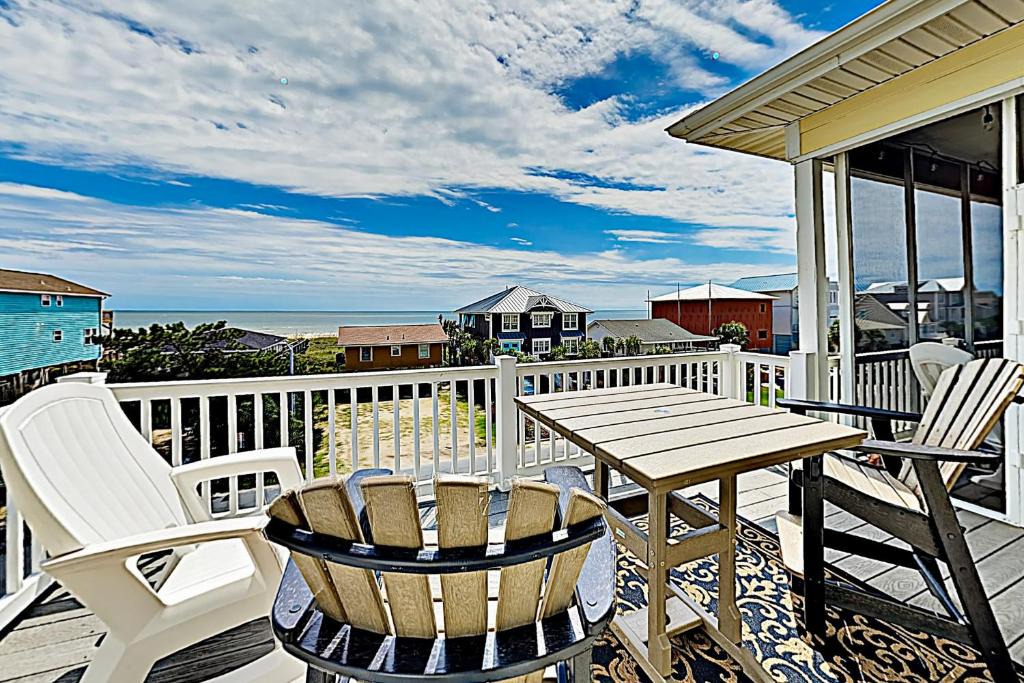 Ocean Isle Beach House | The Tiki Hut