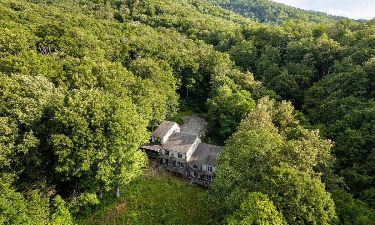 Banner Elk House | The Ultimate Mountain Retreat: Six Townhomes!